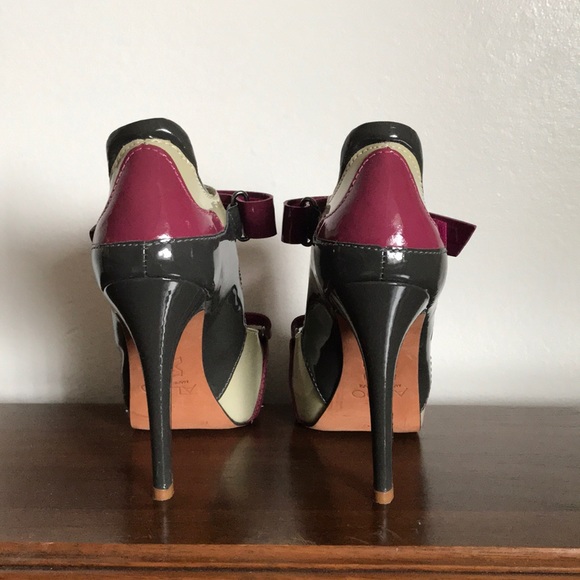 Pumps - Picture 4 of 4